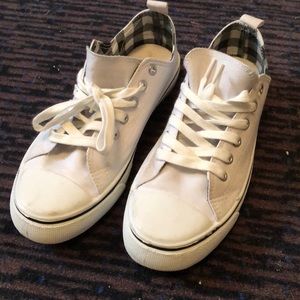 Women’s knock off converse . Canvas shoes